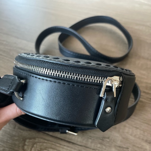 Mini GUESS crossbody - Picture 4 of 5